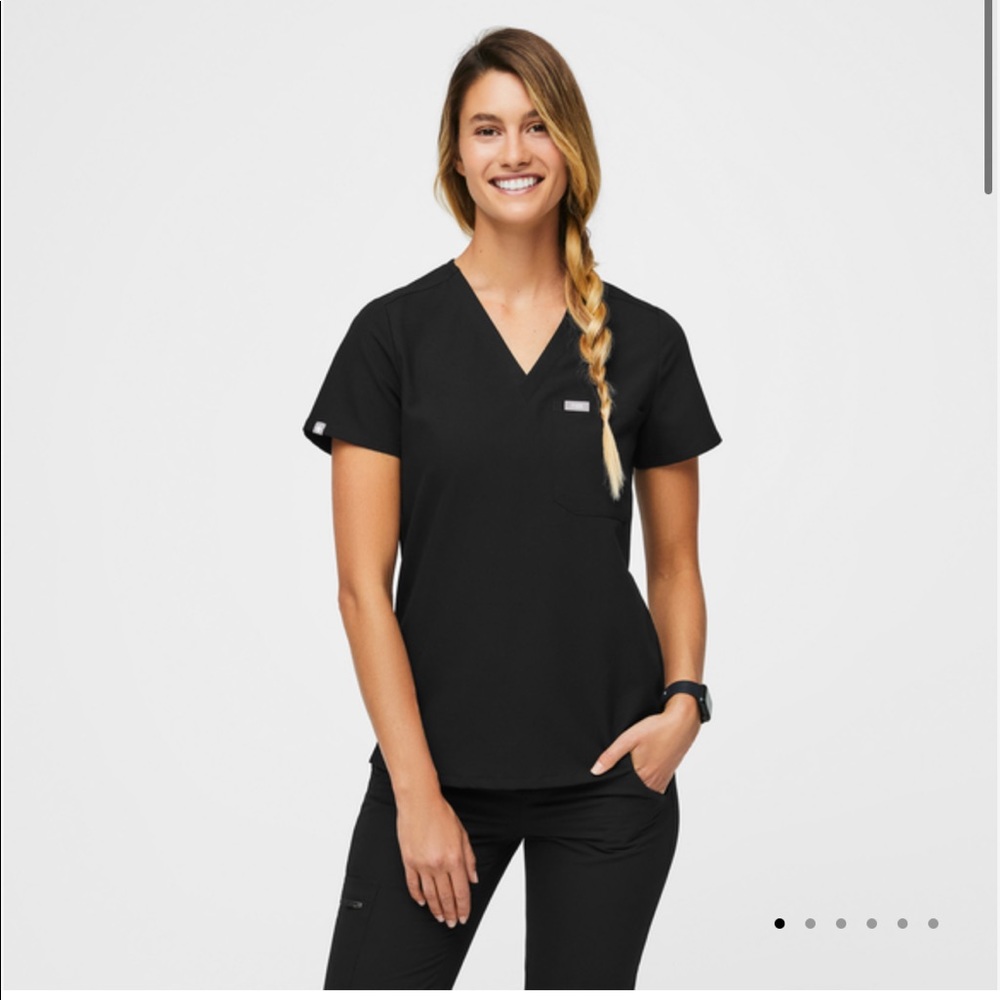 FIGS Catarina black scrub top